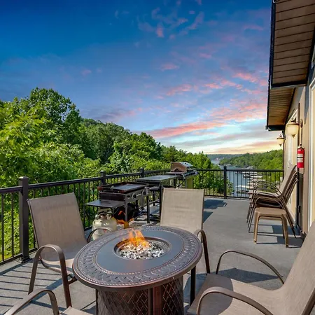 Lake-View Osage Beach Resort Home With Game Room!